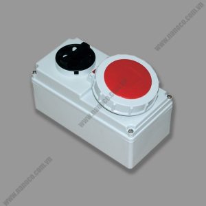 Ổ cắm công nghiệp kèm công tắc loại kín nước PCE